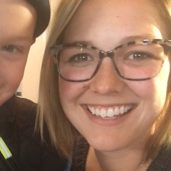 Meet your Posher, Taylor - Picture 1 of 1